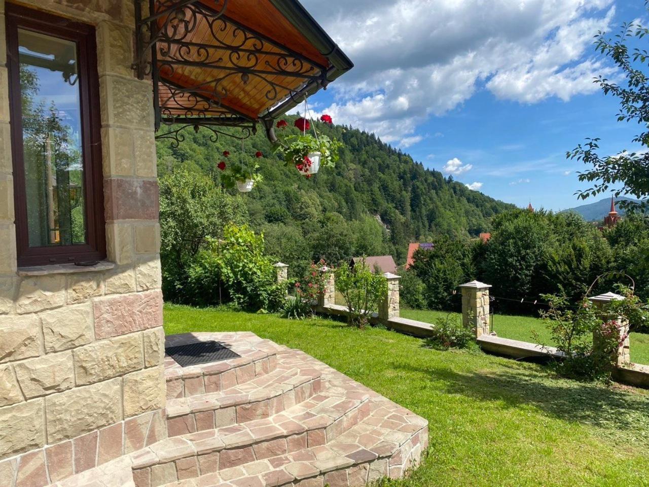 Underhills House Daire Yaremche Dış mekan fotoğraf