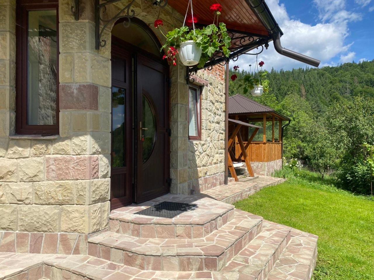 Underhills House Daire Yaremche Dış mekan fotoğraf